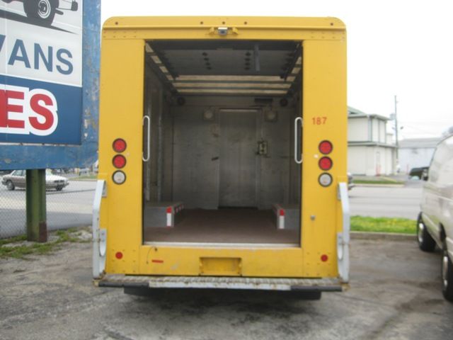 Ford E350 Wagon 2008 photo 1