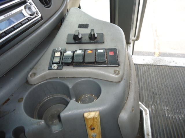 Ford E450 2004 photo 2