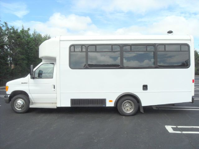 Ford E450 2006 photo 1