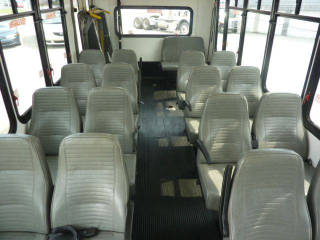 Ford E450 2008 photo 2