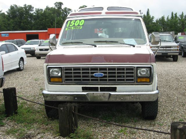 Ford Econoline 1983 photo 2