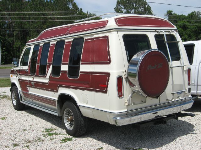 Ford Econoline 1983 photo 6