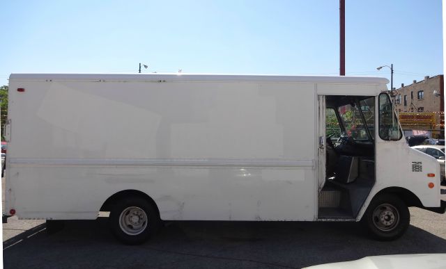 Ford Econoline 1985 photo 1