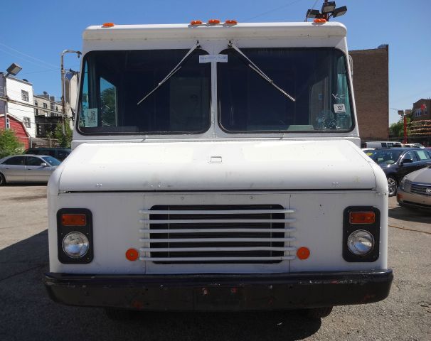 Ford Econoline 1985 photo 8