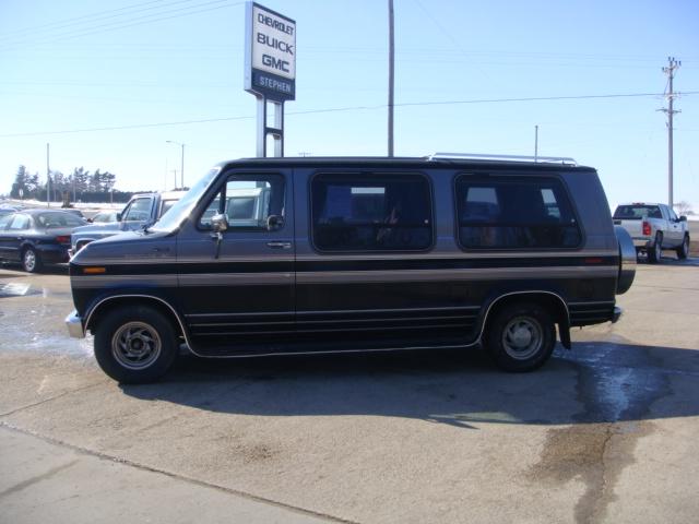 Ford Econoline Base Passenger Van