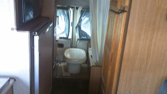 Ford Econoline 1990 photo 17