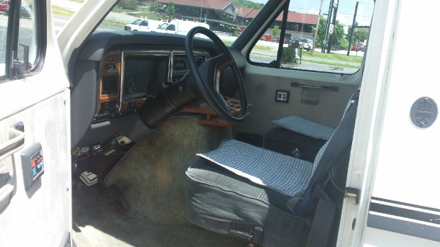 Ford Econoline 1990 photo 27