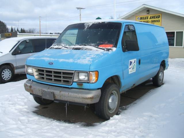 Ford Econoline 2.5s Passenger Van