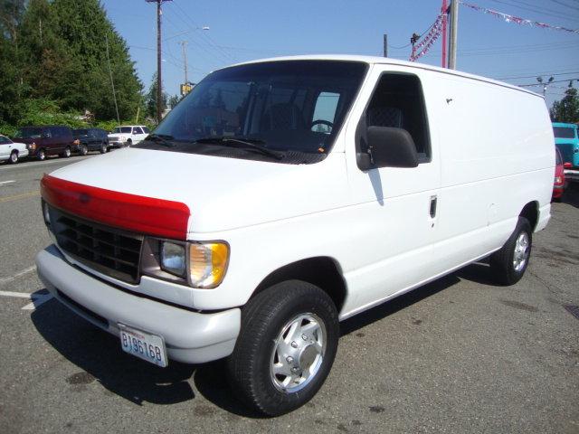 Ford Econoline SE Truck Passenger Van