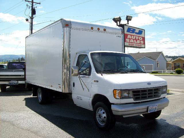 Ford Econoline Base Cargo Van
