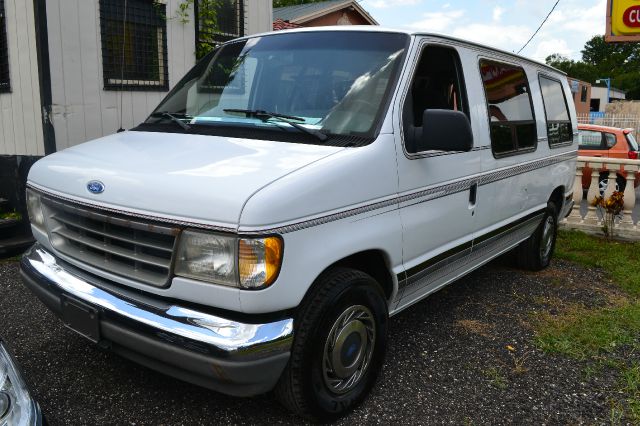 Ford Econoline 1993 photo 1