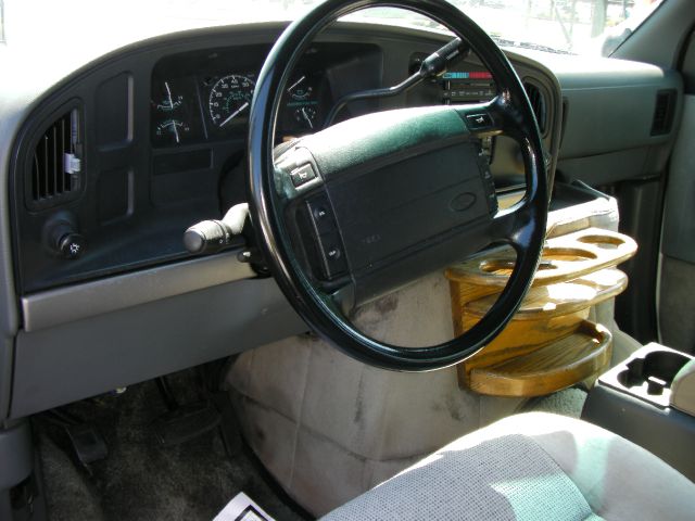 Ford Econoline 328 Ci Passenger Van