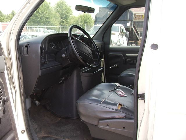 Ford Econoline SE 5 Ft Passenger Van