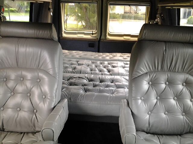 Ford Econoline 1996 photo 1