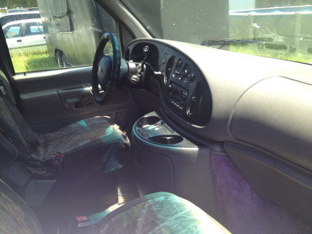 Ford Econoline 328 Ci Passenger Van