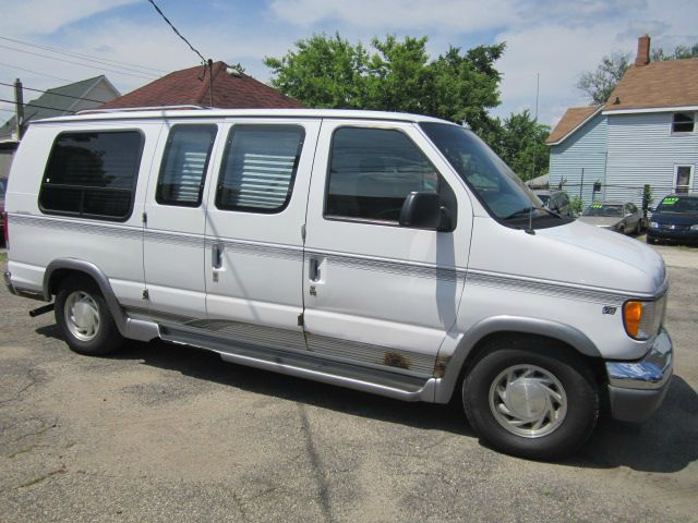 Ford Econoline 328 Ci Passenger Van