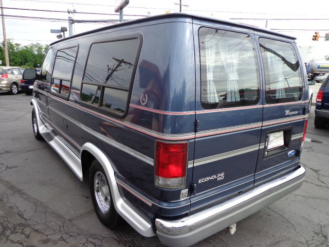 Ford Econoline 1997 photo 21