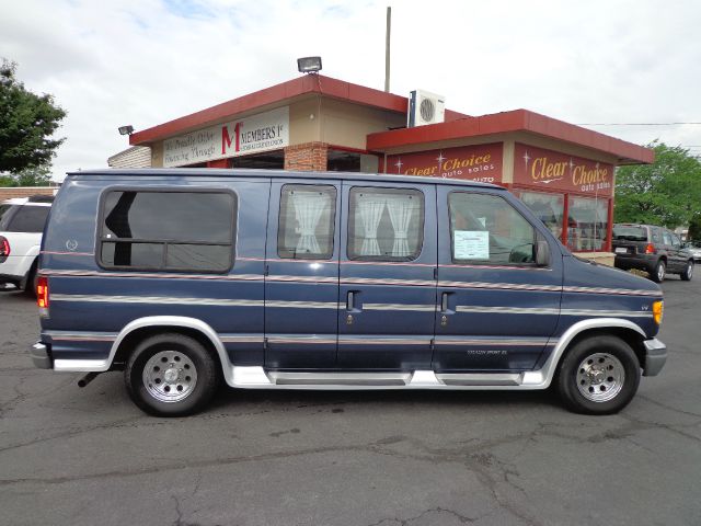 Ford Econoline 1997 photo 23