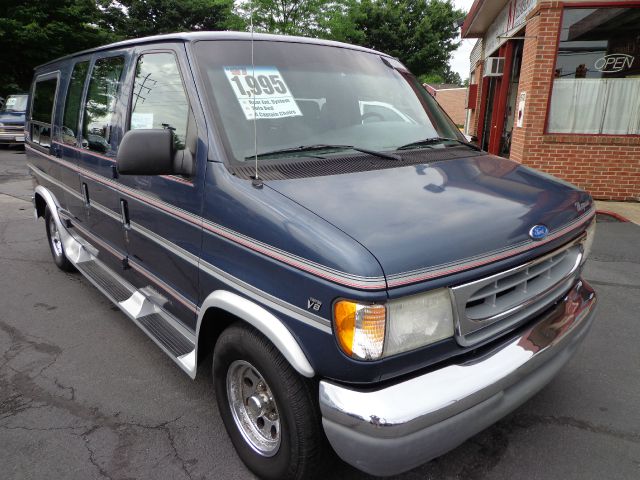 Ford Econoline 1997 photo 24