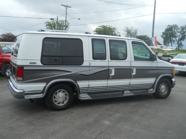 Ford Econoline 1997 photo 2