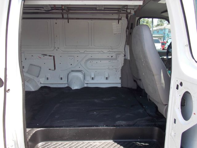 Ford Econoline 1998 photo 2