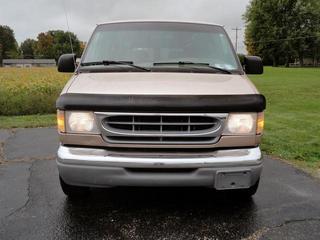 Ford Econoline 1998 photo 1