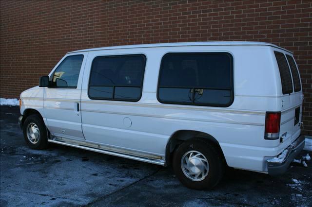 Ford Econoline 1998 photo 1