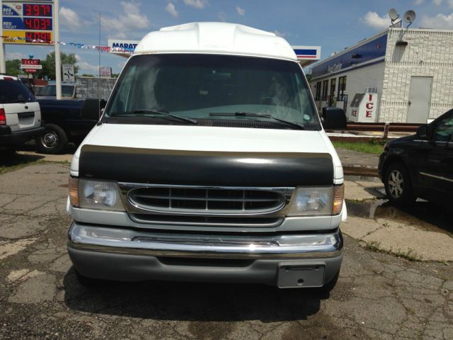 Ford Econoline 1998 photo 2