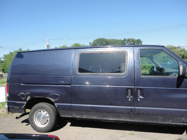 Ford Econoline 1999 photo 1