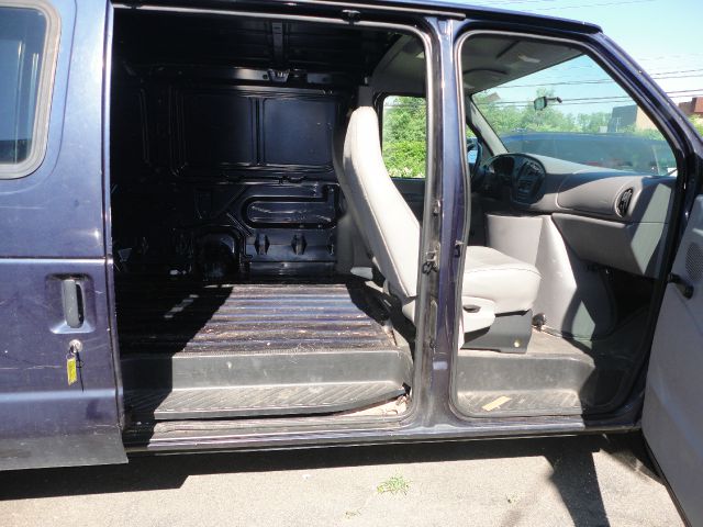 Ford Econoline 1999 photo 10