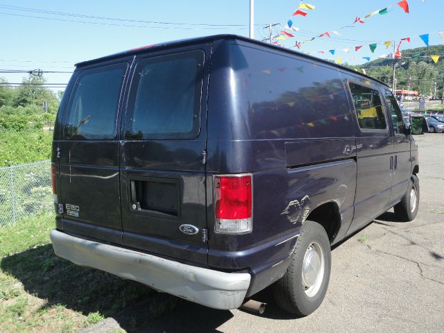 Ford Econoline 1999 photo 16