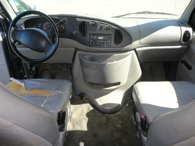 Ford Econoline 1999 photo 2