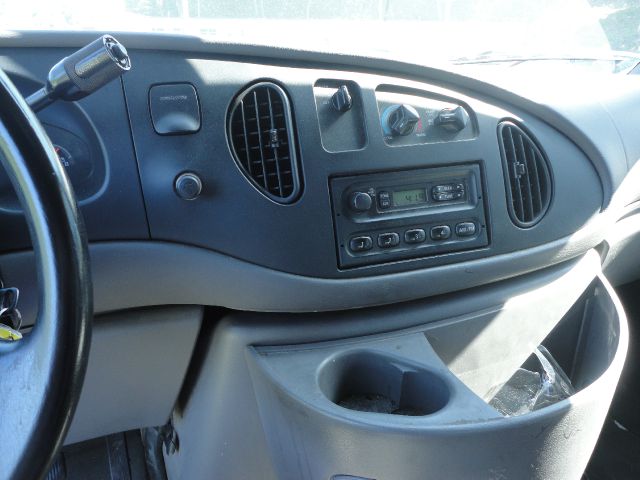 Ford Econoline 1999 photo 4