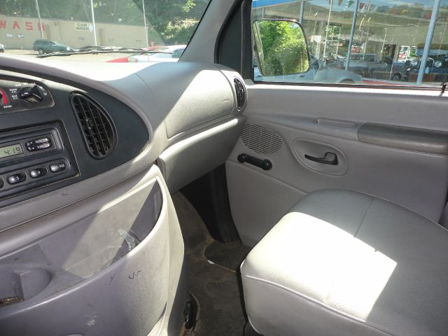 Ford Econoline 1999 photo 5