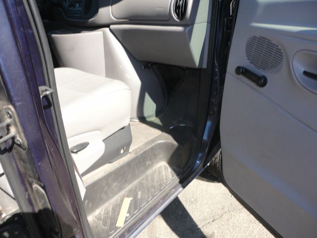 Ford Econoline 1999 photo 8