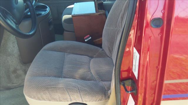 Ford Econoline 1999 photo 1