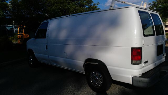 Ford Econoline 1999 photo 10