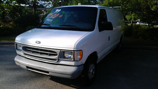 Ford Econoline 1999 photo 18