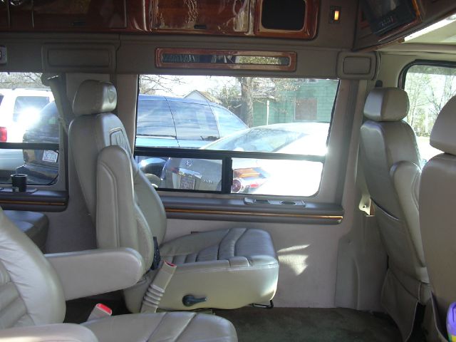 Ford Econoline 1999 photo 1