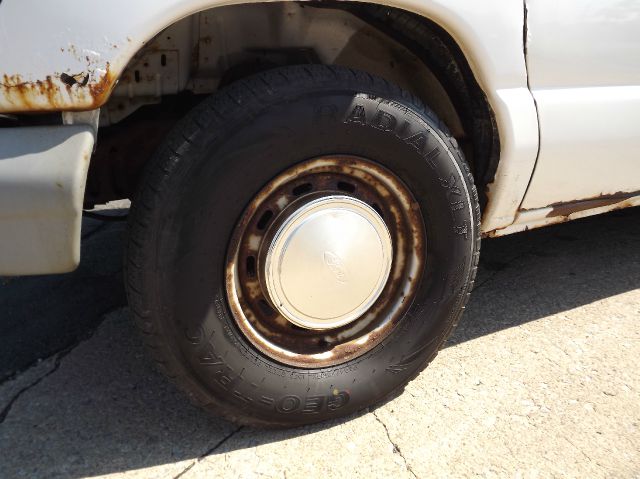 Ford Econoline 1999 photo 10