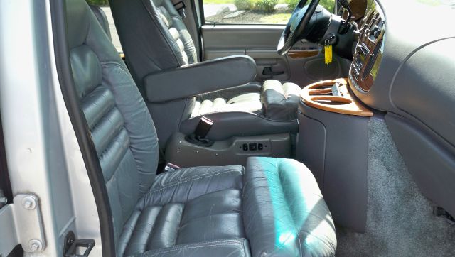 Ford Econoline 328 Ci Conversion Van