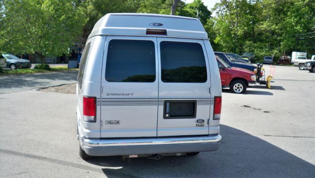 Ford Econoline 1999 photo 10