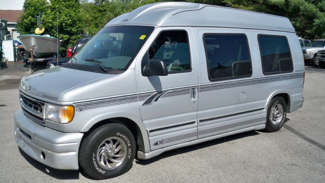 Ford Econoline 1999 photo 12