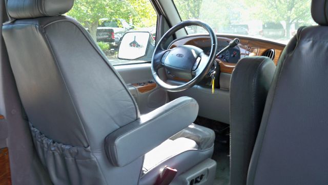 Ford Econoline 1999 photo 7