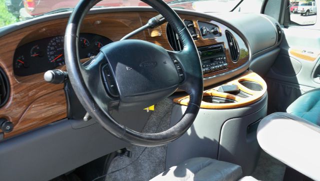 Ford Econoline 1999 photo 8
