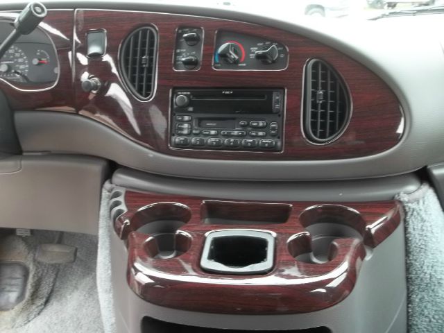 Ford Econoline 328 Ci Passenger Van