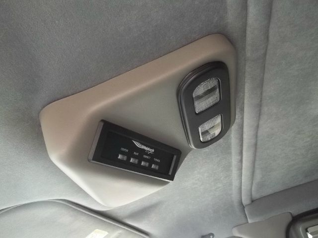 Ford Econoline 2000 photo 2