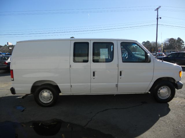 Ford Econoline 2000 photo 3