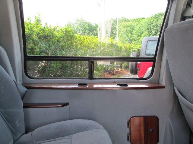 Ford Econoline 328 Ci Passenger Van