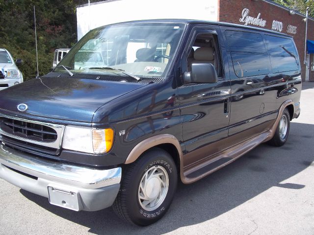 Ford Econoline 328 Ci Passenger Van